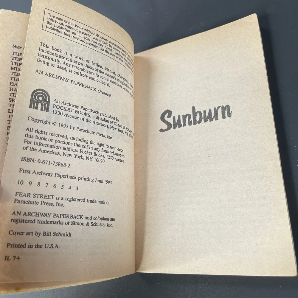 Sunburn (Fear Street, No. 19) - Paperback, by R. L. Stine 90s‎ Nostalgia Vtg